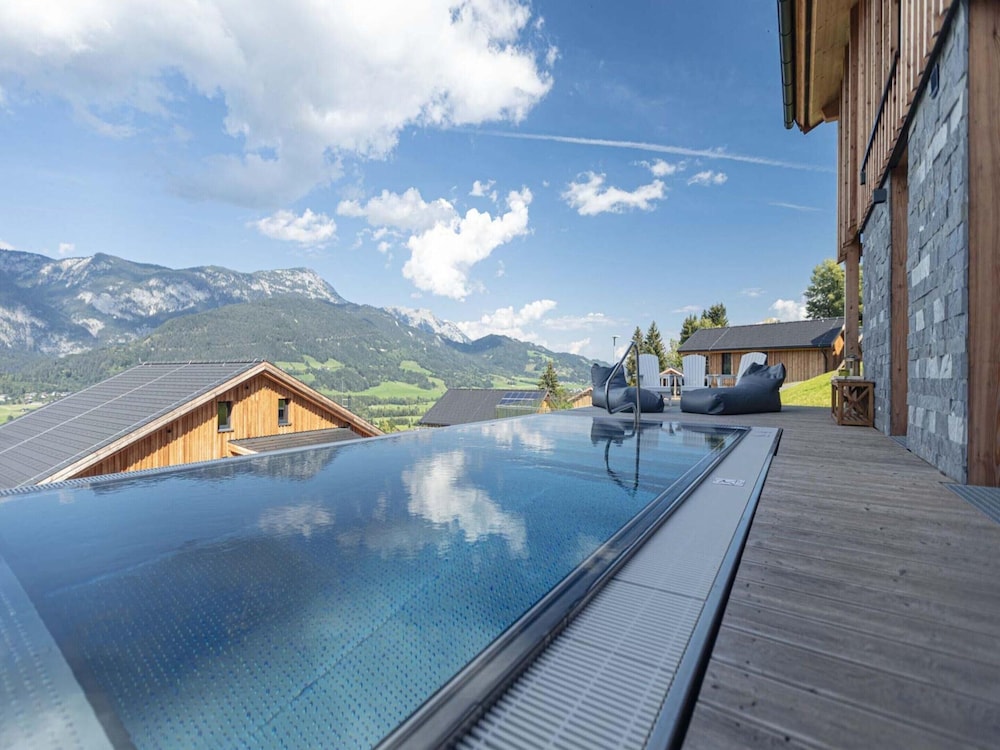 Majestic Chalet With Pool and Sauna