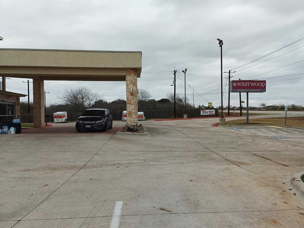 Westwood Inn Extended Stay by OYO Gonzales TX