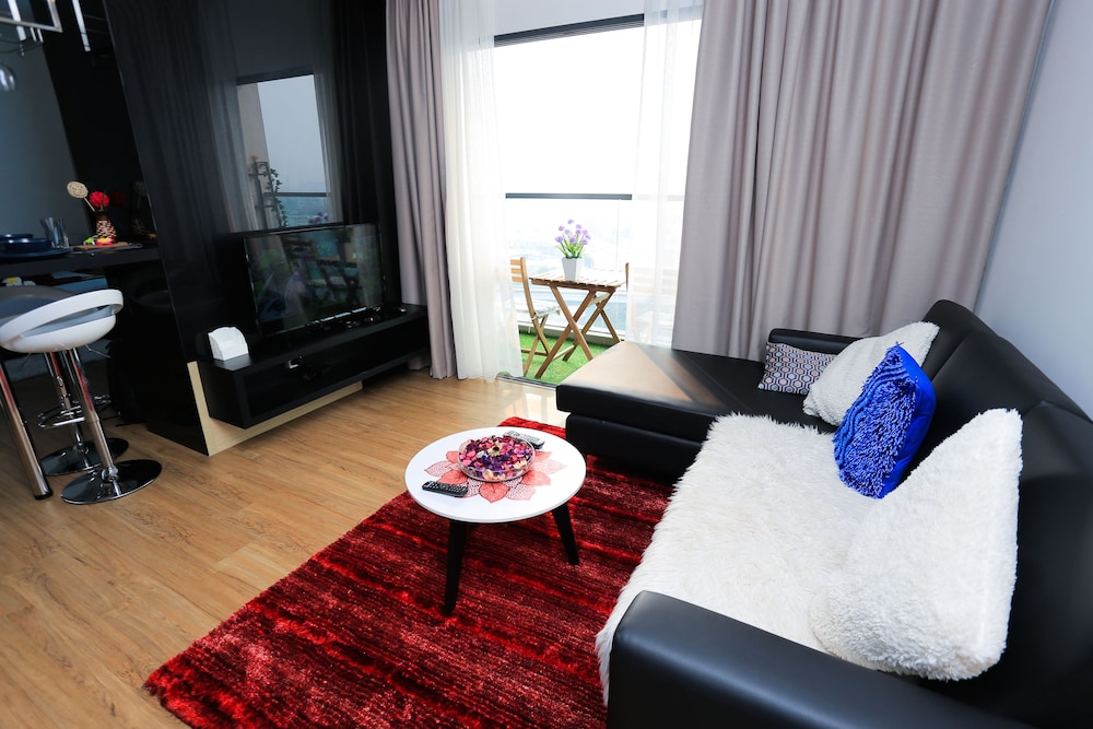 MLH Deluxe Studio Suites @ Landmark Residence photo 7