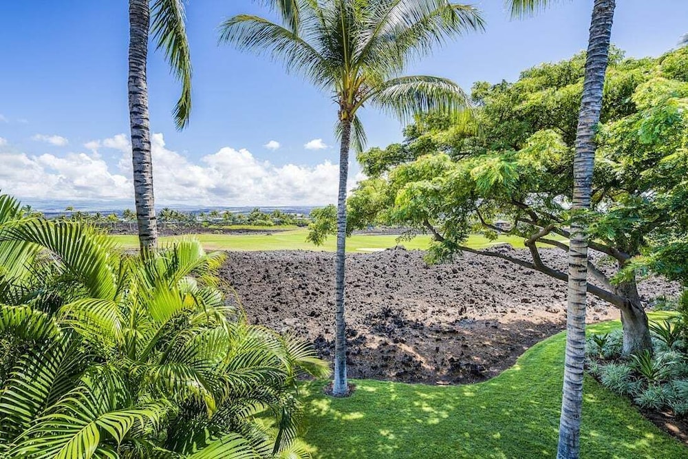 Prestigious Mauna Lani Resort - Luxurious End Unit - Large Private Lanai! -vrkcv