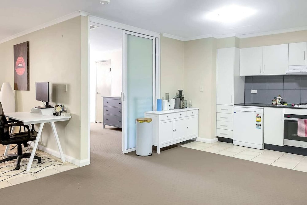 1BR Apartment Near Trendy Zetland