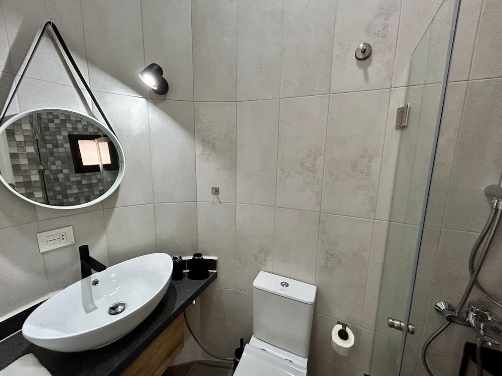 Vista 2-Bedroom Apartment in Batroun