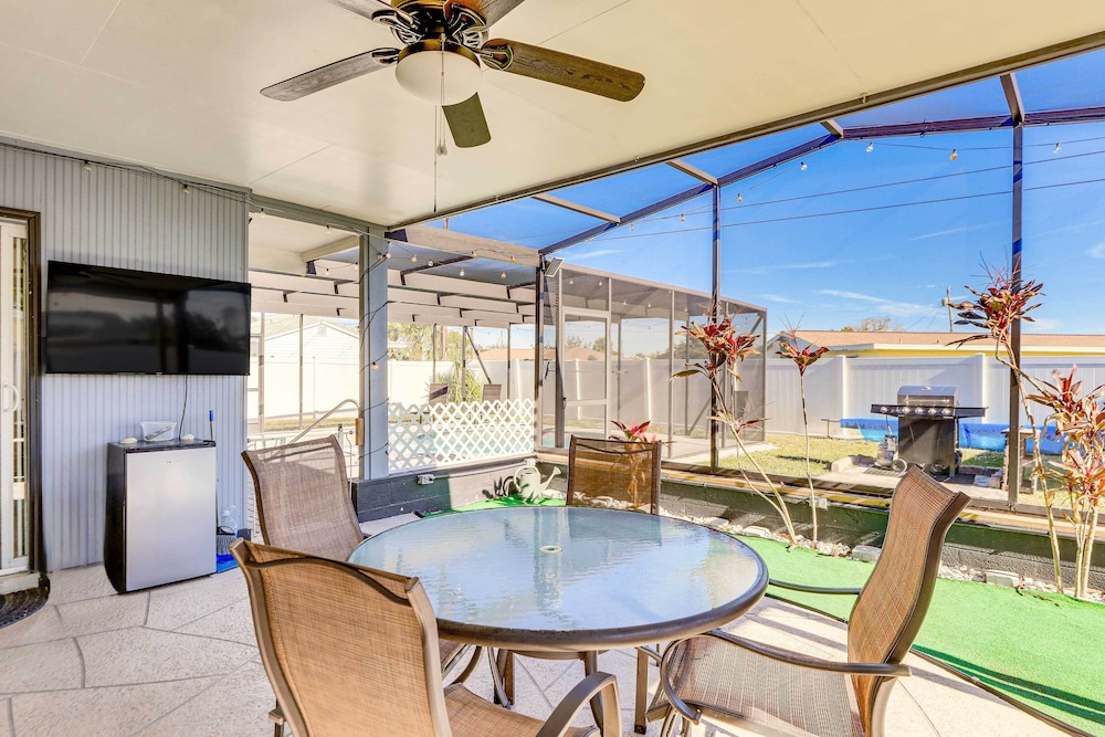 4 Mi to Historic Dtwn Venice: Home w/ Heated Pool!