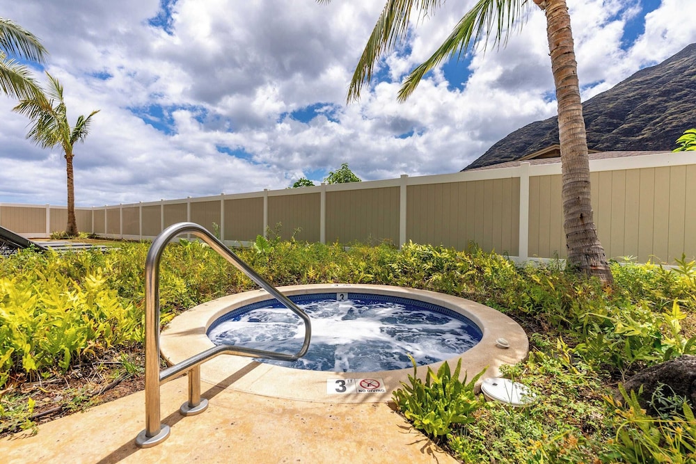 Sleeps 16, 2 Homes Ocean Views, Shared Pool + Gym, Near the Beach Avantstay