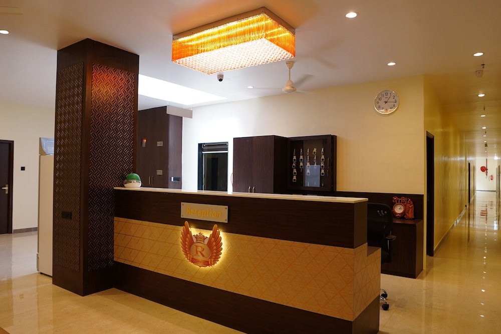 Lobby & Reception