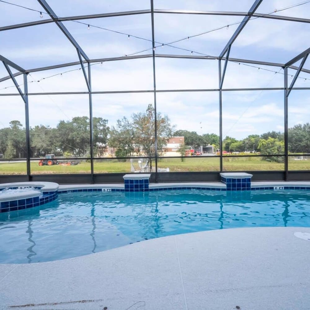 6163 Fantastic Home With 12bd