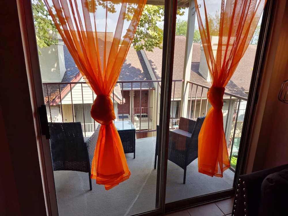 Quiet Stylish Retreat - Near NRG at TX MED Cntr
