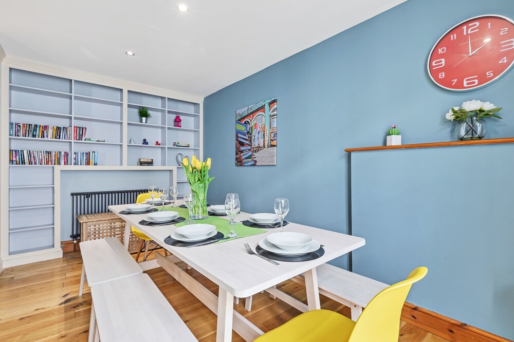 Pebble Mews House | By My Getaways | Parking for one small car