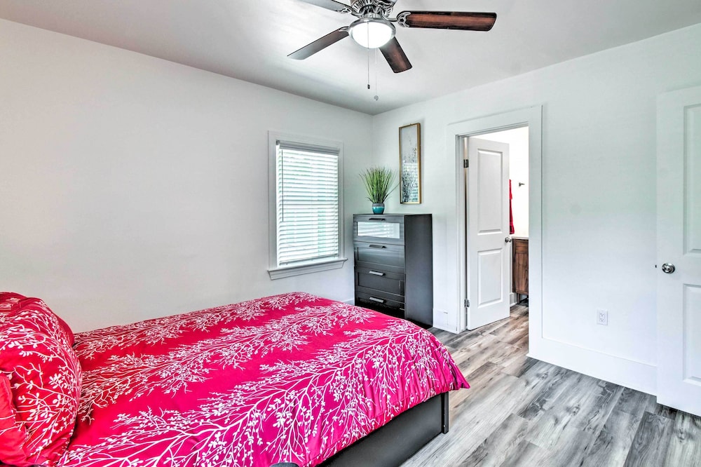 Pet-friendly Fayetteville Home w/ Fenced Yard view 5