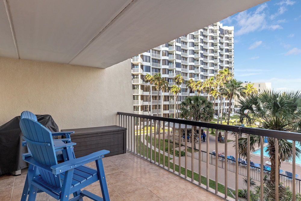 Steps to Pool & Beach: South Padre Island Retreat!