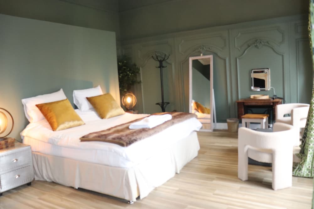 Rooms on The Prom
