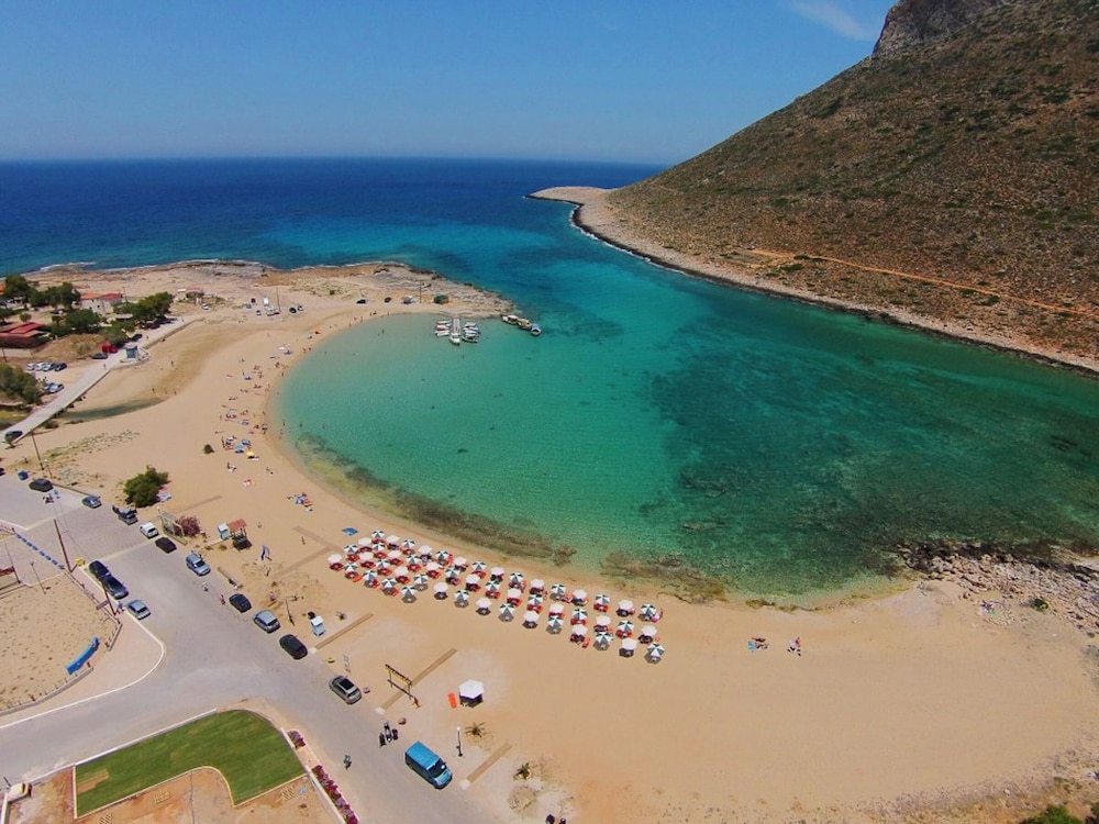 Gorgeous Villa with Garden - Stavros Beach