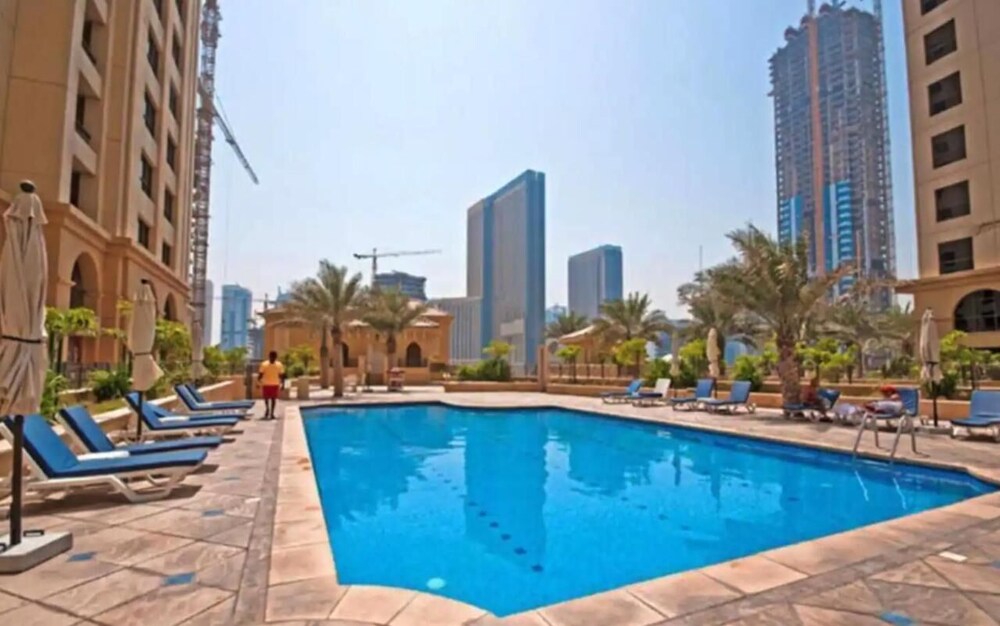 Whitesage - Elegant Interior With Incredible Sea and City View