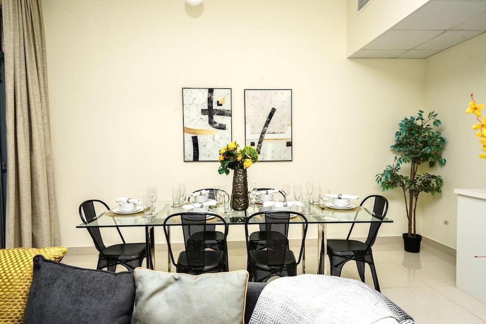 Beautiful Chic Apt w Full Marina View Nxt 2 Beach