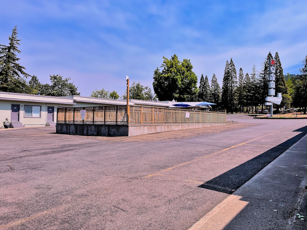Ashland Vacations - Ashland Motel - Oregon - Property Image 10