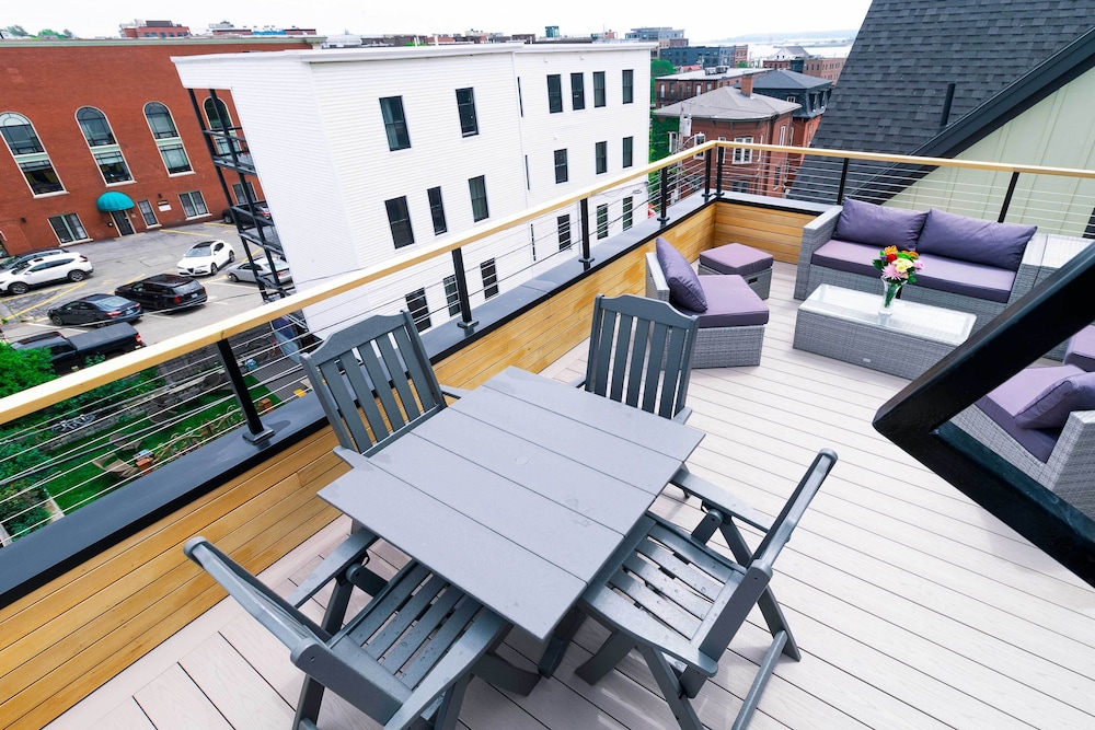 Portland Vacations - Spacious Portland Home: Walk Downtown! - Property Image 8