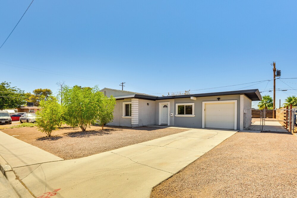 Dog-friendly North Las Vegas Home ~ 9 Mi to Strip!