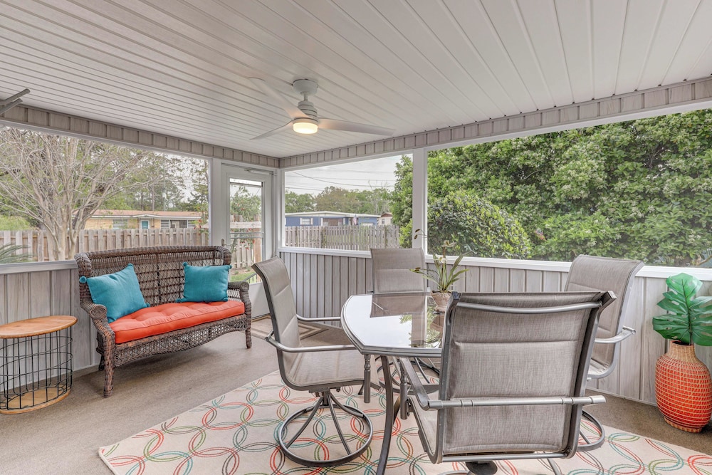 Family Home 5 Mi to Riverwalk & Jaguars Games!