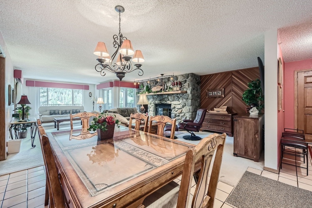 122 Cinnamon Ridge 2 Bedroom Condo by RedAwning