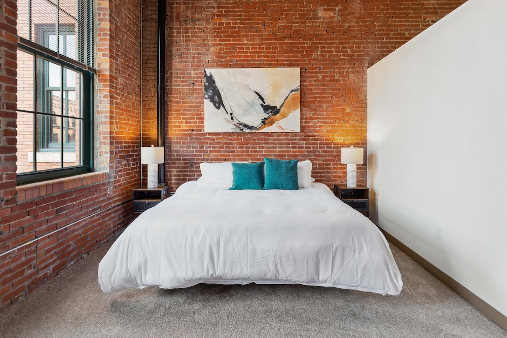 Historic Loft Retreat With Pool view 3