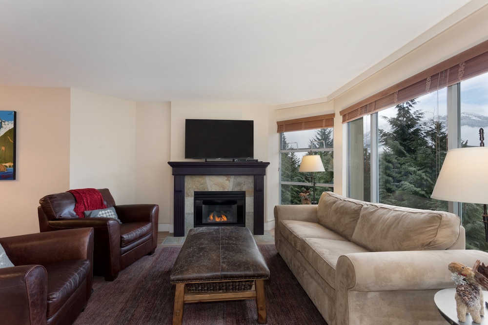 Woodrun Lodge by Whistler Premier