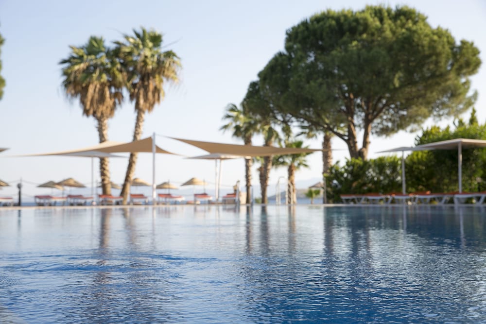 Bodrum Sea Side Beach Club Otel - Image 11