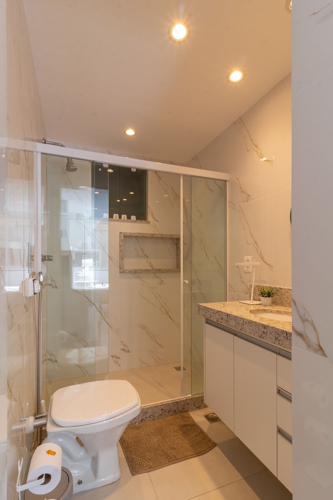 5 Minutes From Copacabana Beach Bi202
