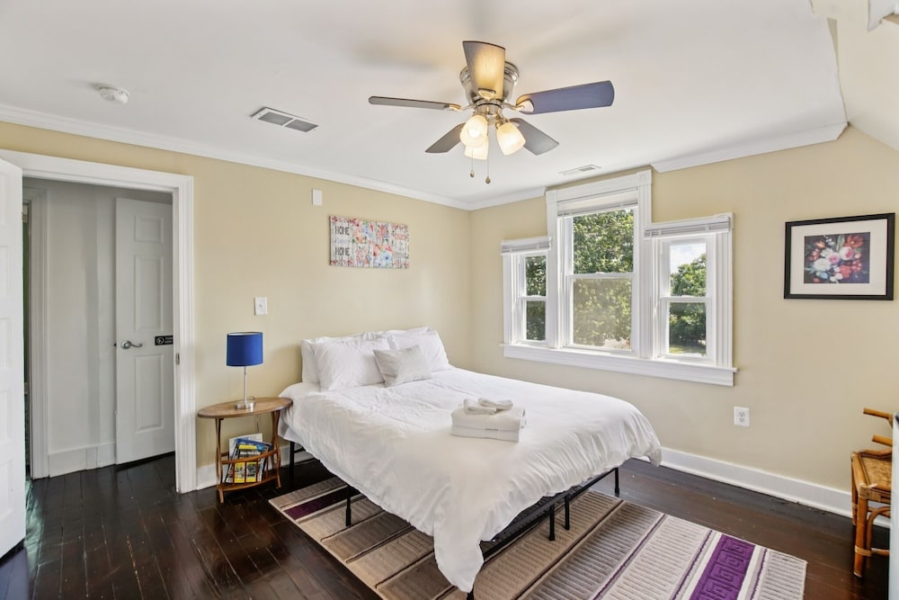 Charming Victorian Home With Porch & Large Yard 7 Bedroom Home