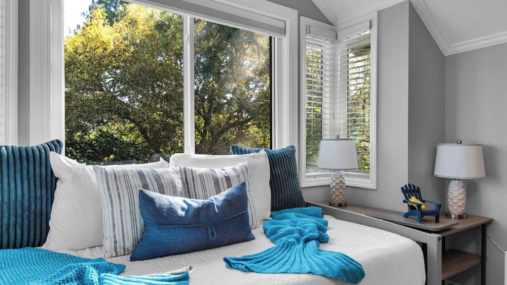 Waterfront Retreat in Sandestin w/ Golf Cart & Free Attraction Tickets!