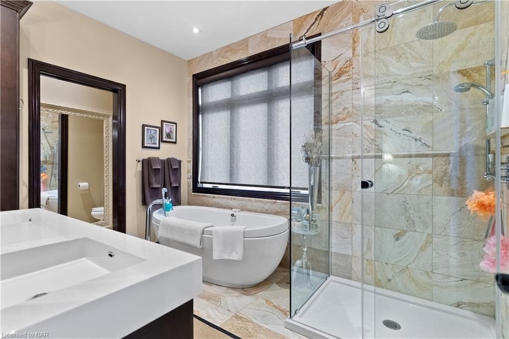 Niagara Creekside B&B