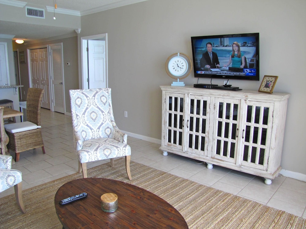 Majestic Sun Condos by Crystal Waters