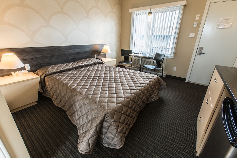Falcon Motel Brossard