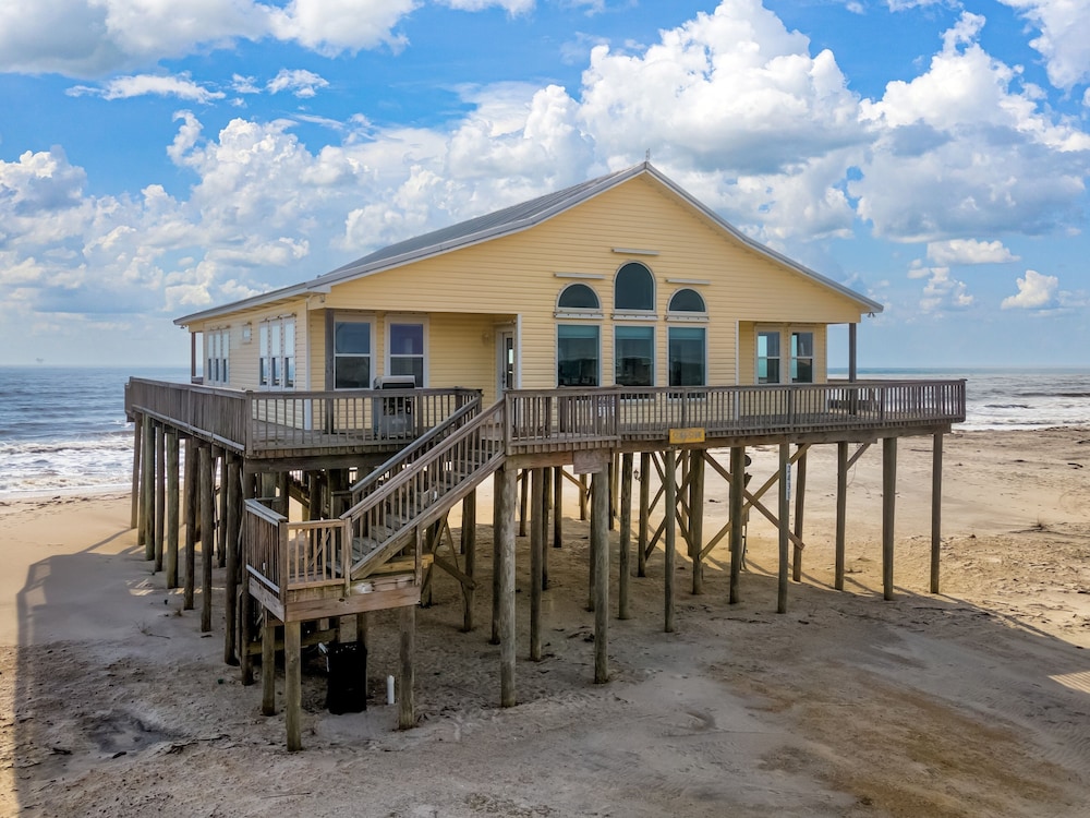 Surfside - 2431 Bienville 4 Bedroom Home by RedAwning