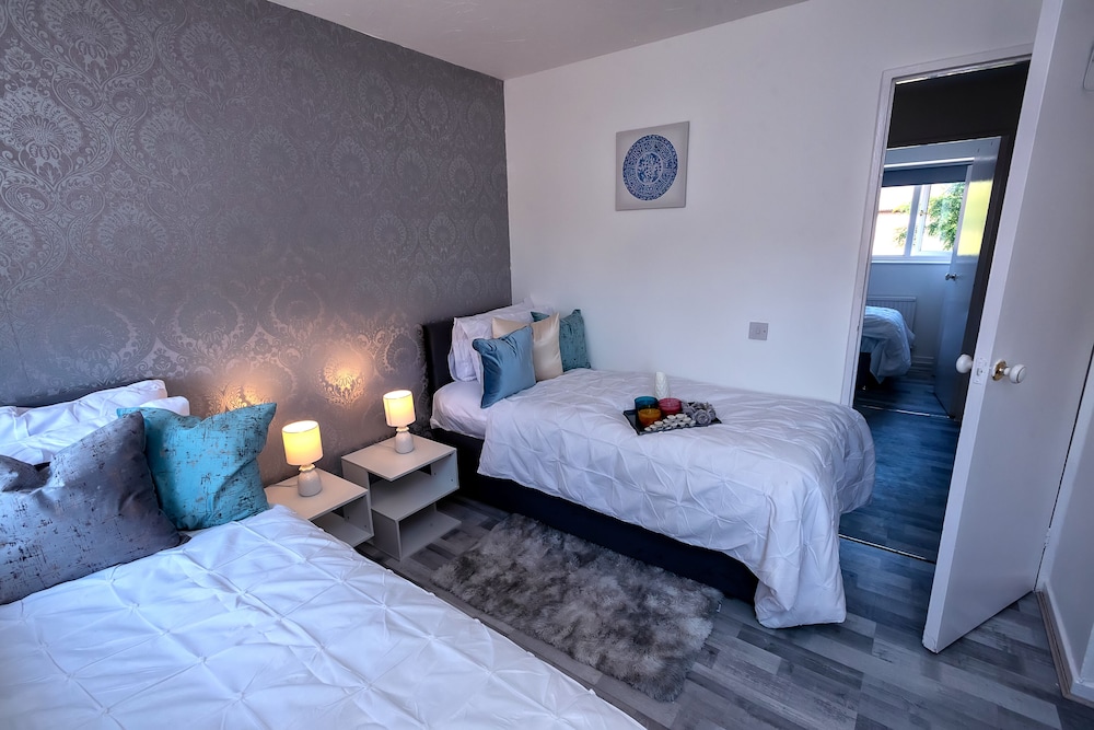 I Love London! A Stunning 2 Bed Home Sleeps 1-3!