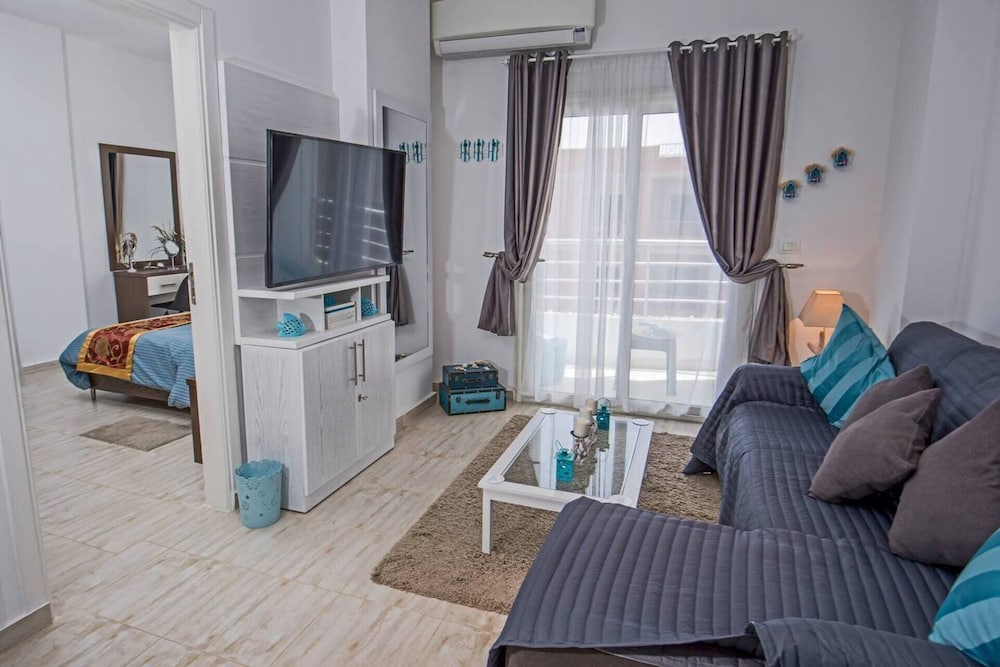 Luxury Wi-fi 1 Bedroom Apt. Close to El Gouna view 5