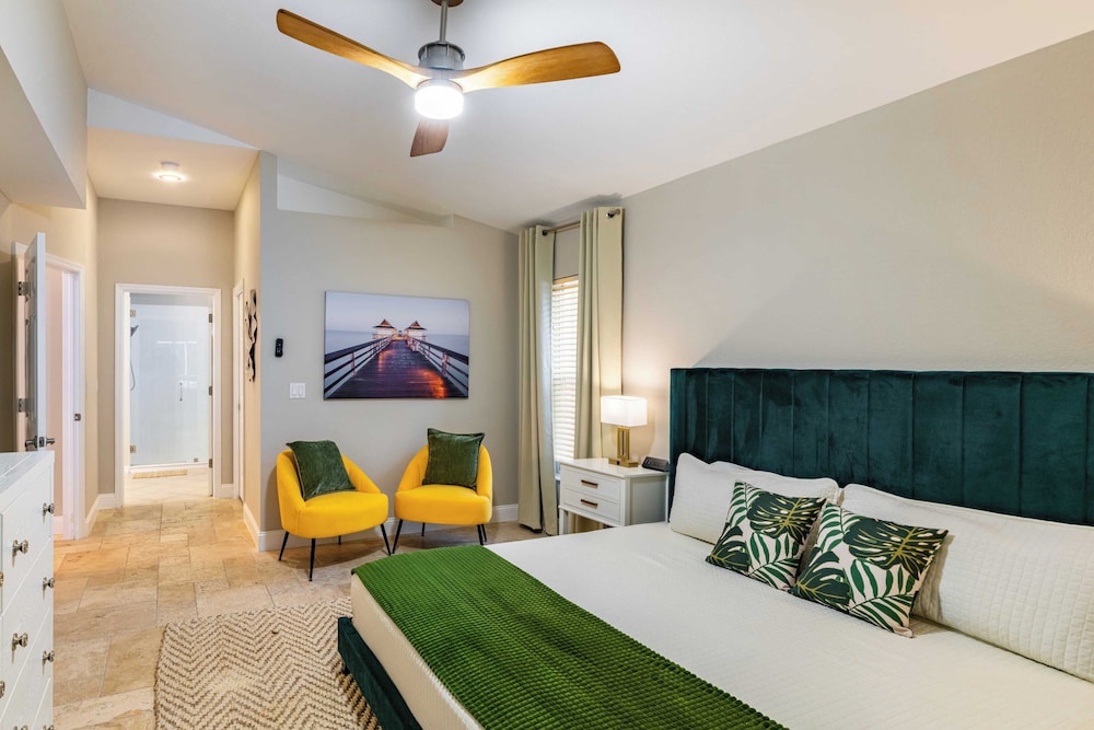 Private Pool, Firepit, Game Room Mins to Beaches + Community Amenities Casa Solara by Avantstay