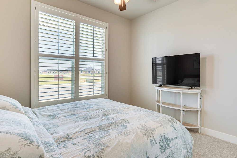 8 Mi to Texas Tech: Spacious Lubbock Home