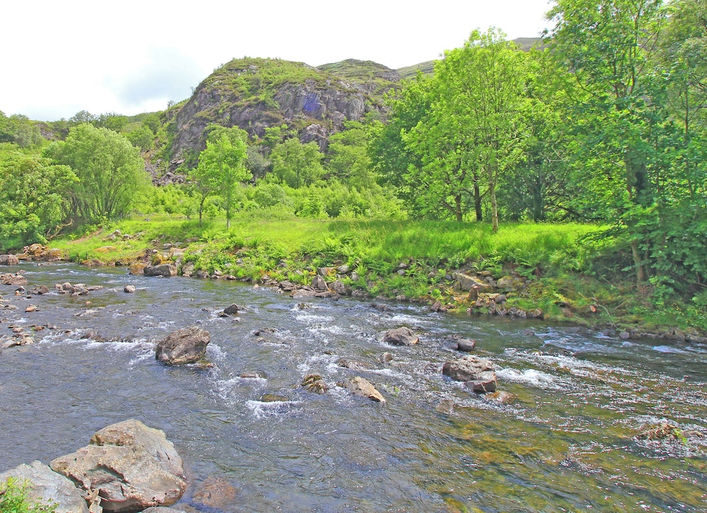 Riverbank Cottage