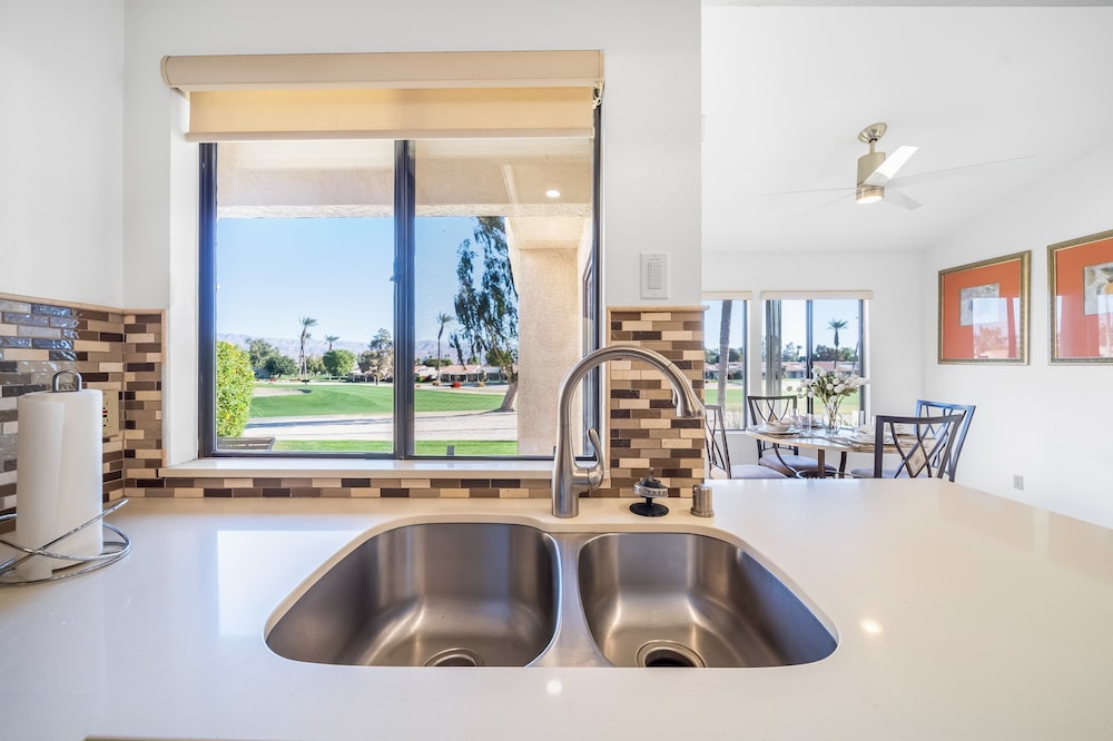 Charming Condo With Golf Course View