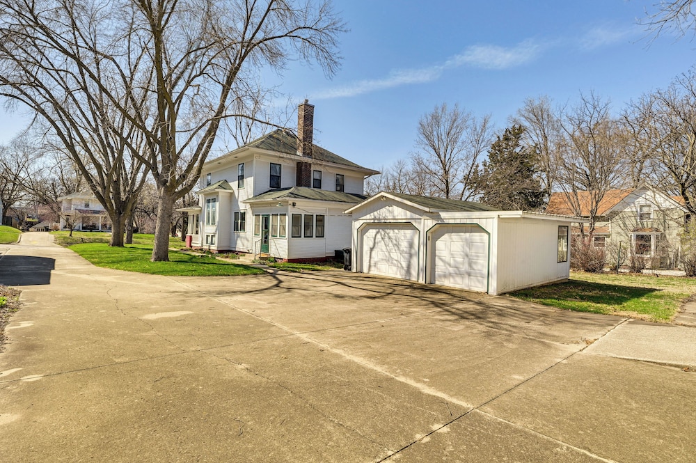 Dog-friendly Atlantic Farmhouse w/ Spacious Yard!