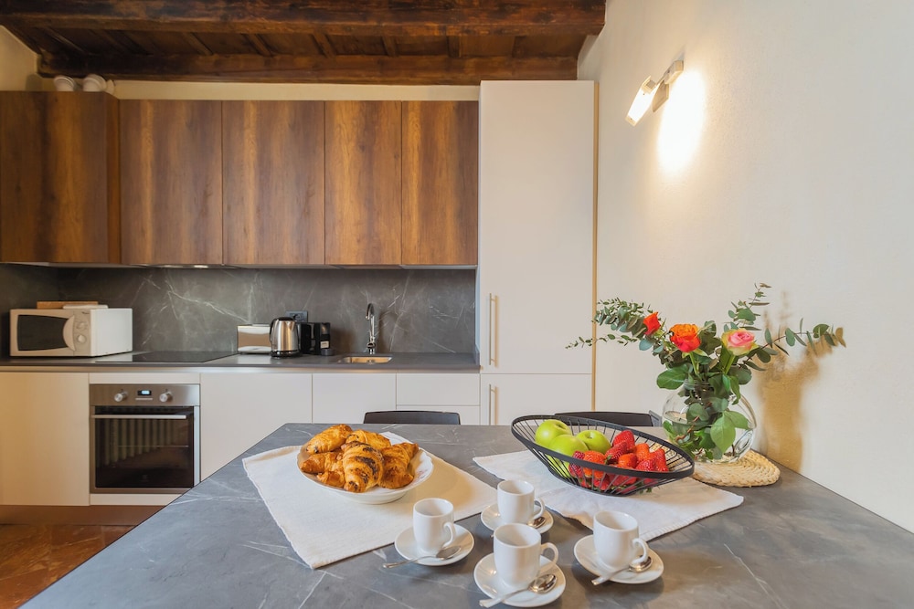 Antiche Mura by Rent all Como
