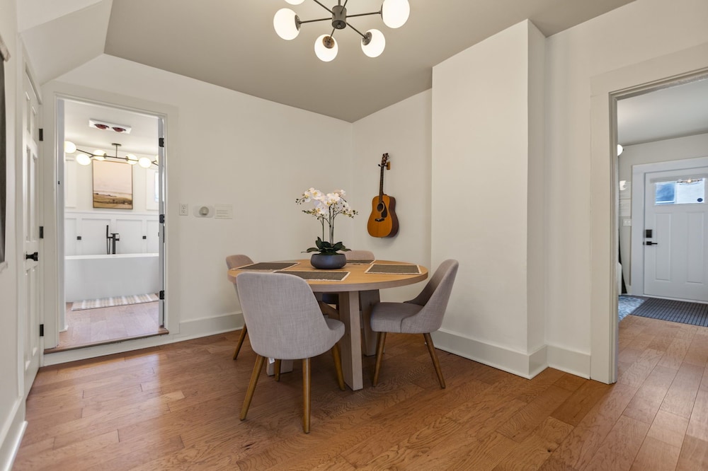 Abode 81 in Newark