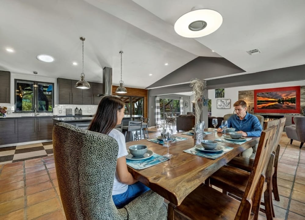 Terracotta Oasis - Wimberley for 30 Guests