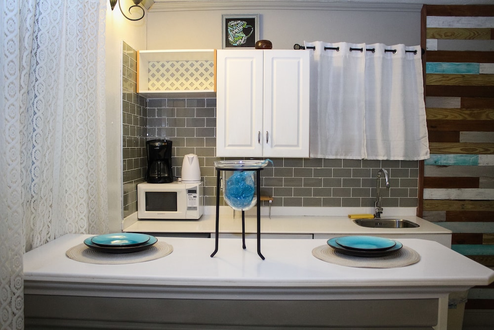 Palm Spring Inn - Property Image 10