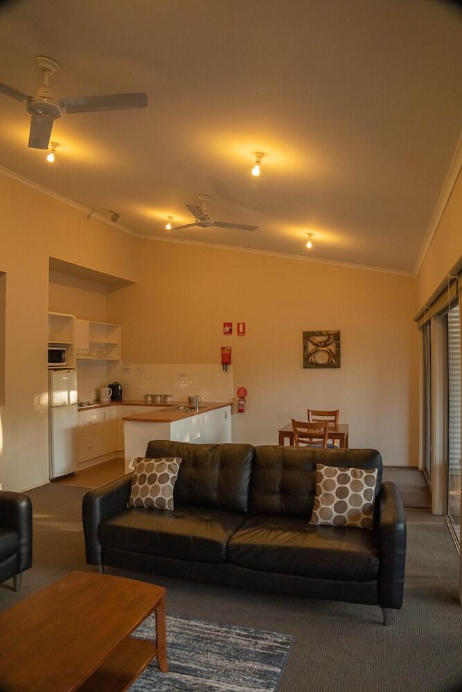 Waterfront Retreat At Wattle Point