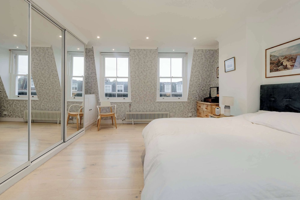 3 bed Home in Battersea With Garden