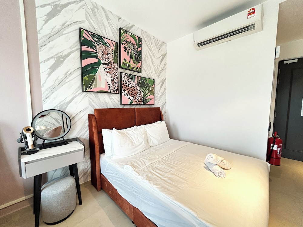 The Paxtonz by Manhattan Group