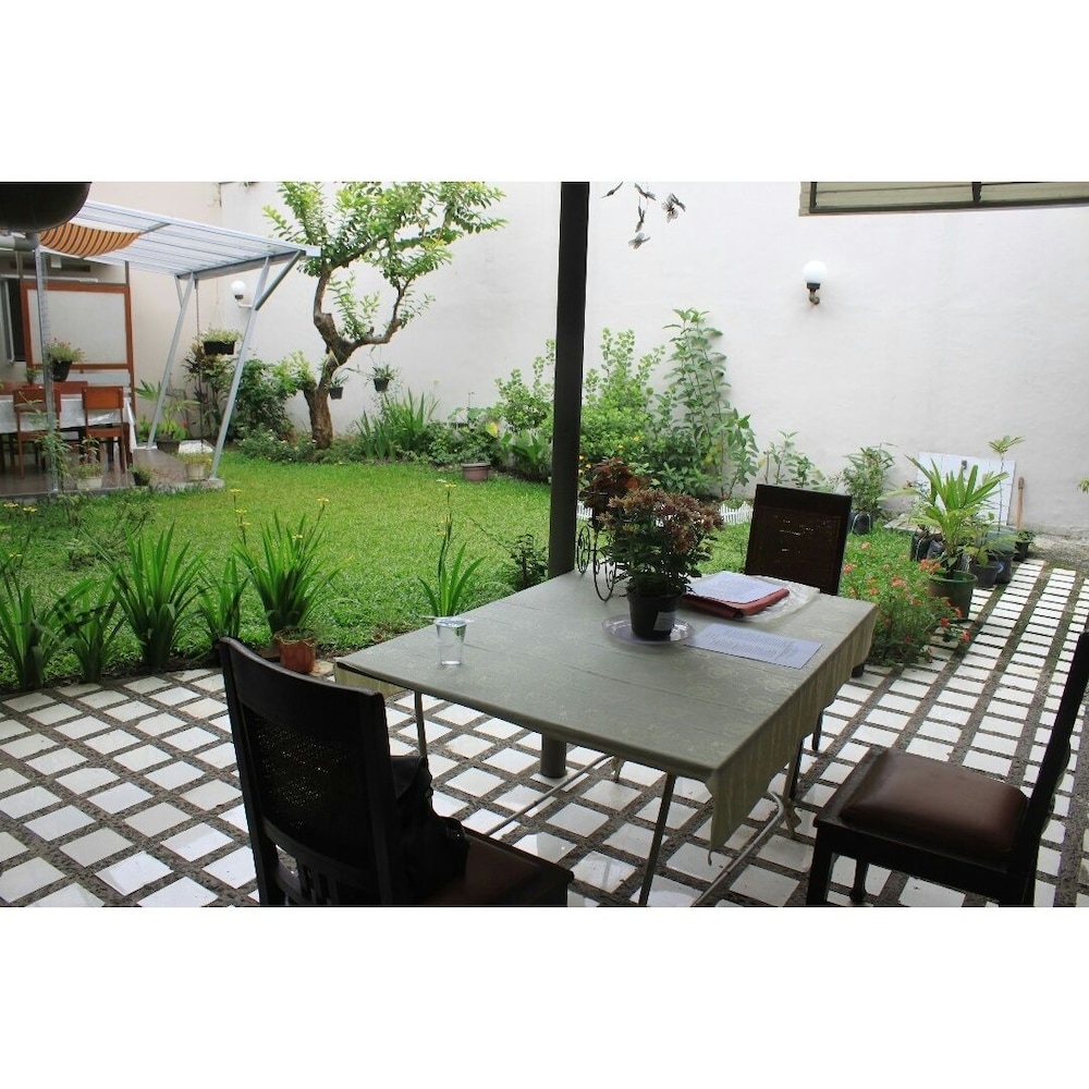 De Riau Cottage by HouseinBandung