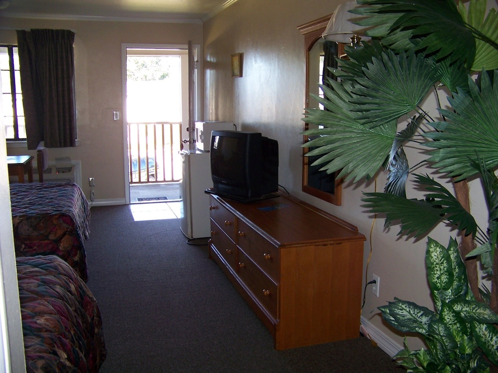 Emerald Sands Inn