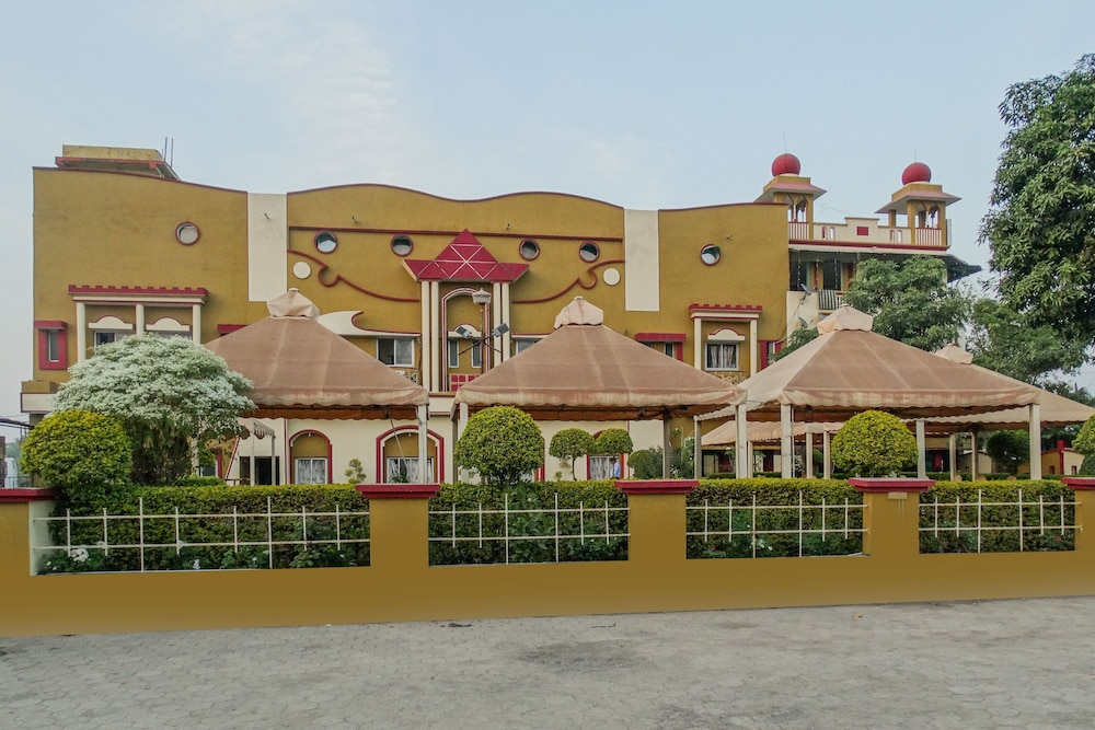 OYO 24547 Hotel Vishwas Bar and Club Resort view 3